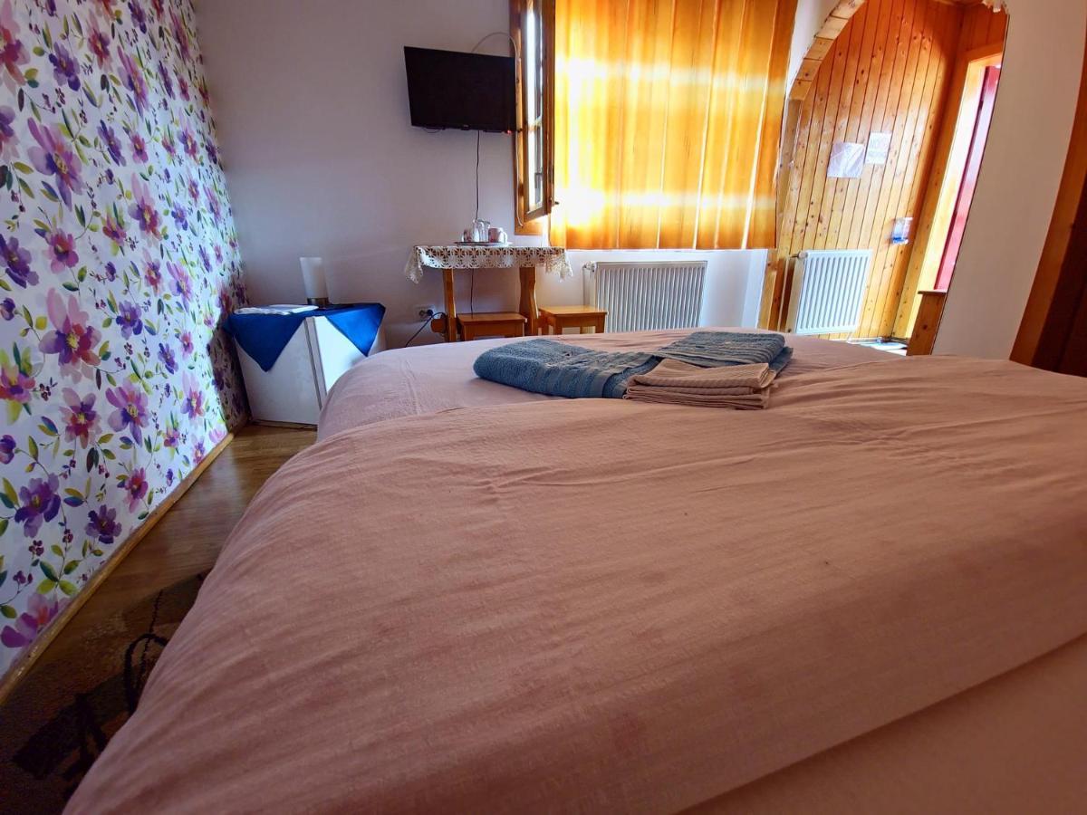 Casa Lav Hotel ซินายา ภายนอก รูปภาพ